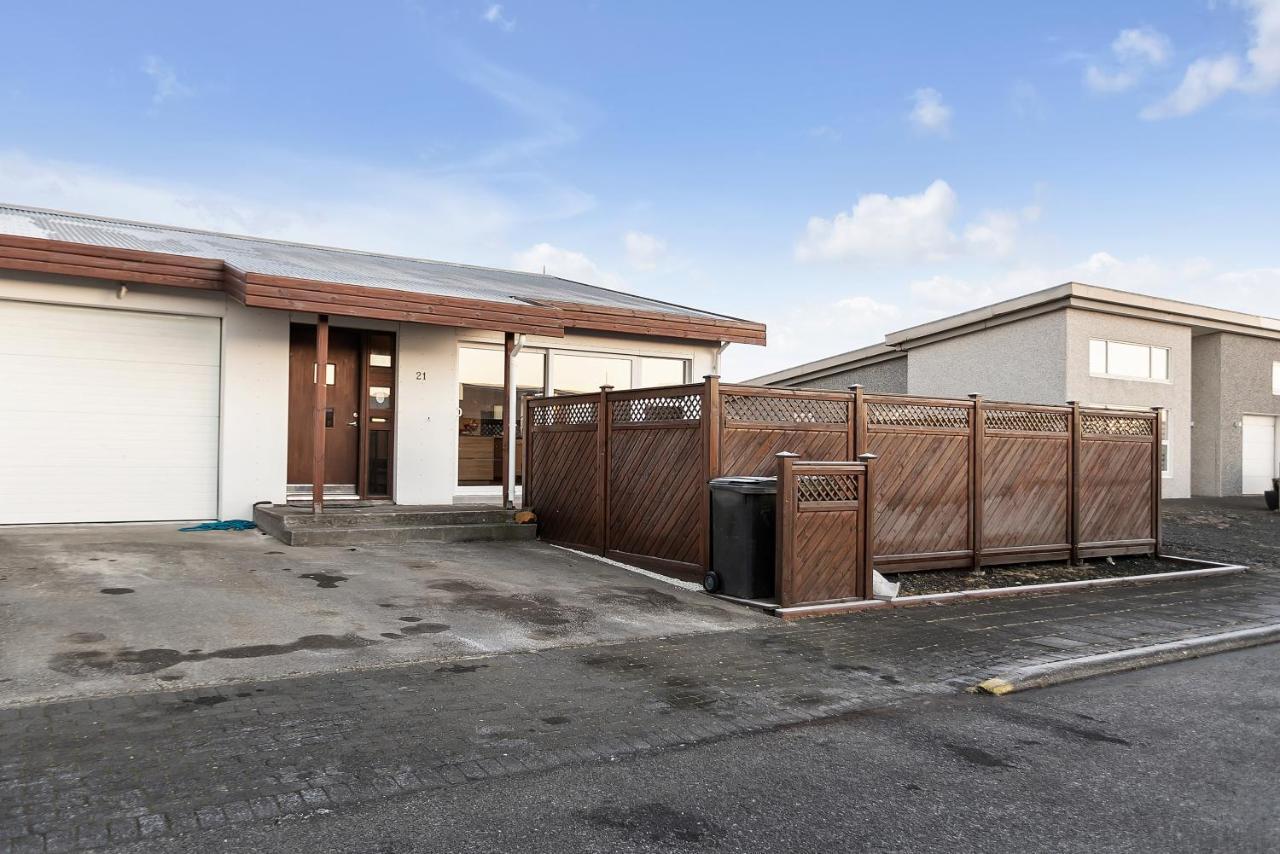 Apartamento The Lava Bowl Grindavík Exterior foto